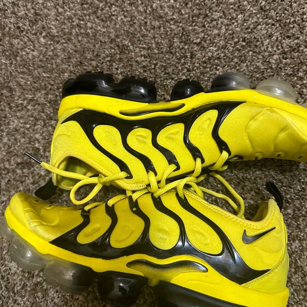 Used - Vapormax Plus - Don’t wear anymore - Wore less than 10 times - $188 obo